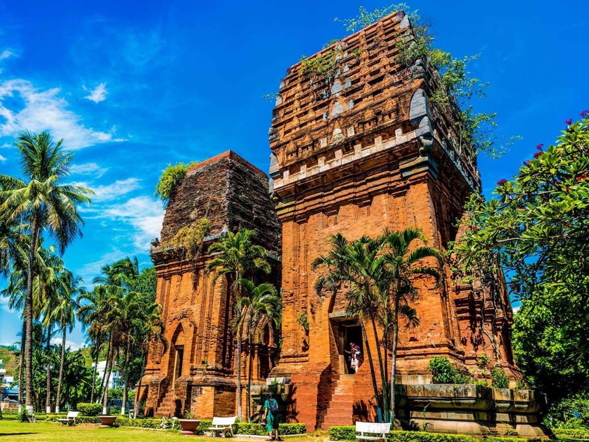 DU LỊCH BIỂN MIỀN TRUNG MÙA HÈ NÊN ĐI ĐÂU GỢI Ý TOUR QUY NHƠN – PHÚ YÊN 3 NGÀY 2 ĐÊM KHỞI HÀNH TỪ HÀ NỘI TP HCM CHỦ NHẬT HÀNG TUẦN TOUR GIÁ RẺ ĐẶT LIỀN TAY NHẬN NHIỀU KHUYẾN MÃI (SUMMIT TRAVEL)